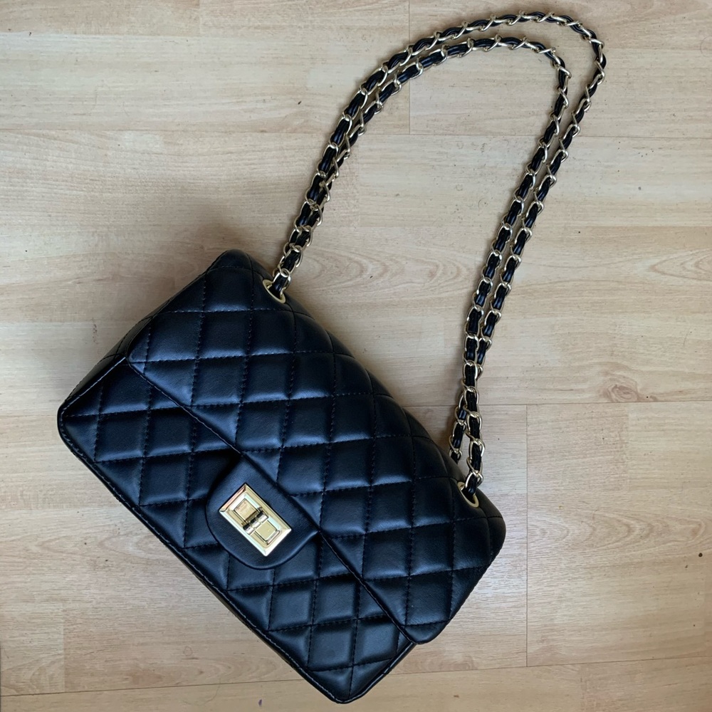 Black quilted shoulder bag